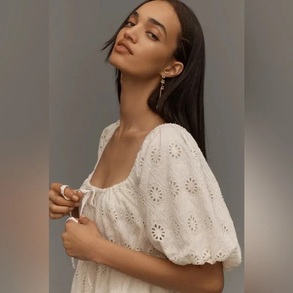 Pilcro Puff-Sleeve Eyelet Romper size small - Picture 4 of 10